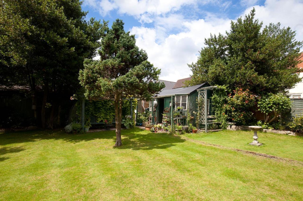 The Old House Guest House Salisbury Exterior photo